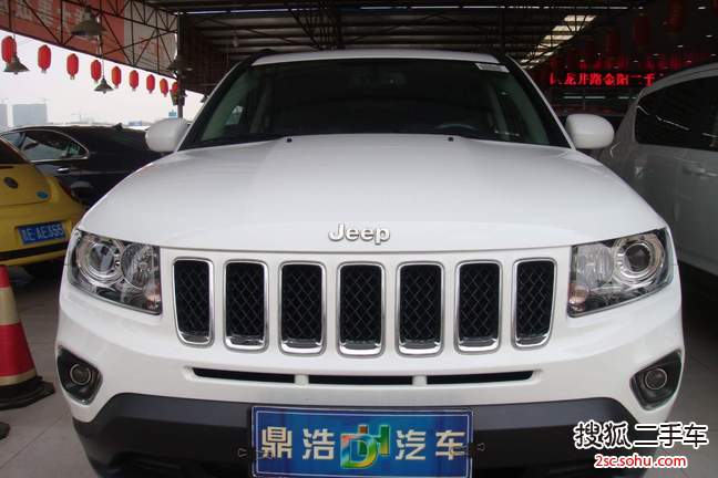 Jeep指南者2014款改款 2.4L 四驱舒适版