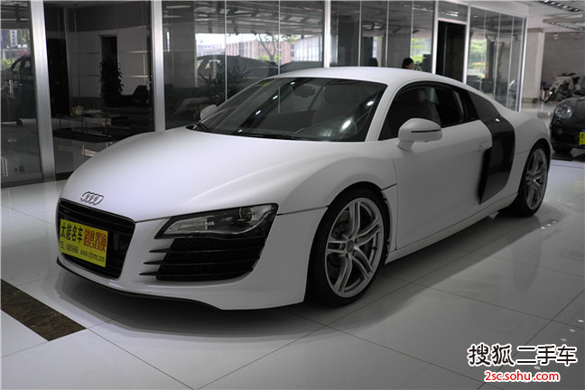 奥迪R82011款Spyder 5.2 FSI quattro