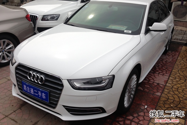 奥迪A4L2015款35 TFSI 自动标准型