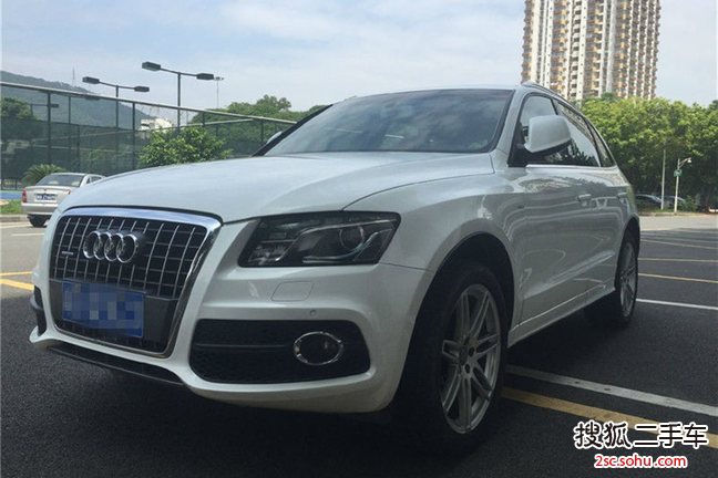 奥迪Q52010款2.0TFSI 运动款(进口)