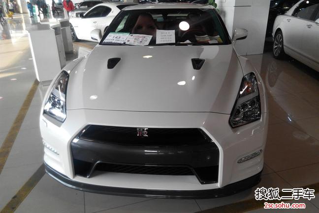 日产GT-R2014款3.8T Premium Edition 棕红内饰