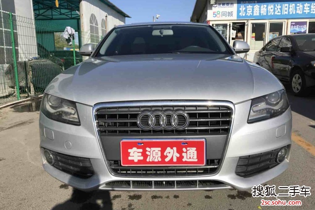 奥迪A4L2010款2.0TFSI 标准型