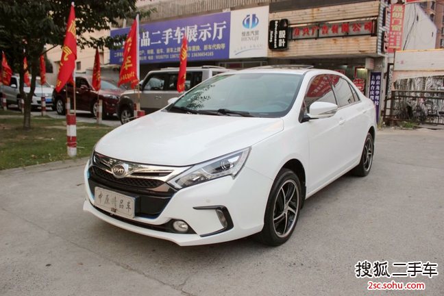 比亚迪秦2014款1.5T 尊贵型