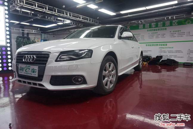 奥迪A4L2010款2.0TFSI 标准型