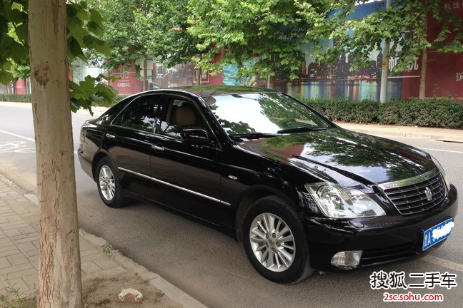 丰田皇冠2006款2.5L Royal 真皮版