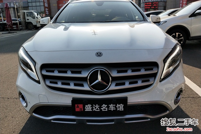 奔驰GLA级2017款GLA 220 4MATIC 时尚型