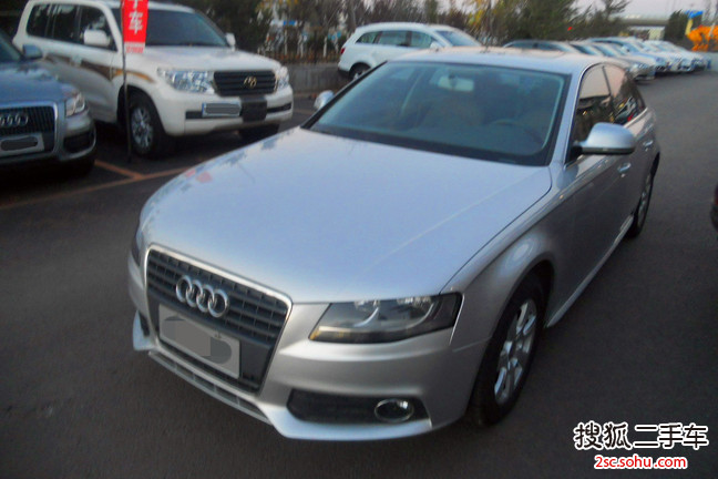 奥迪A4L2009款2.0TFSI 标准型