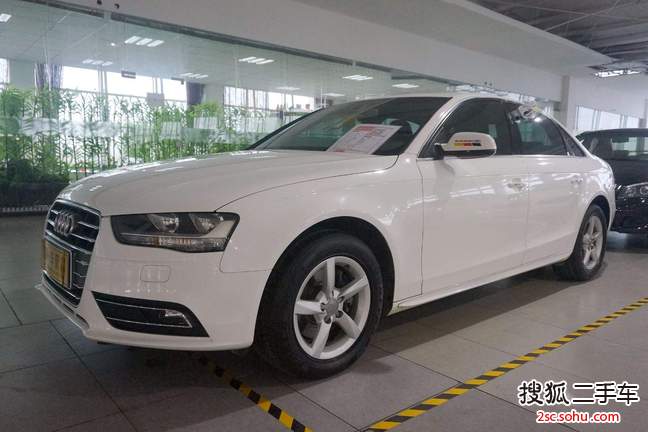 奥迪A4L2013款30 TFSI 手动舒适型