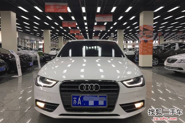 奥迪A4L2015款35 TFSI 自动舒适型