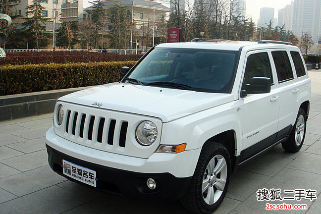 Jeep自由客2015款2.4L运动版