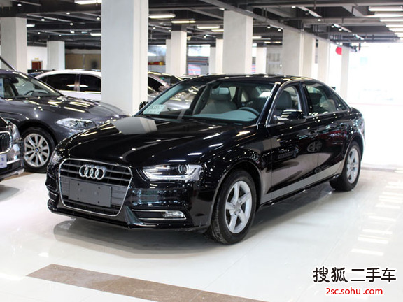 奥迪A4L2013款35 TFSI(2.0T)自动舒适型