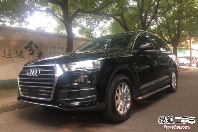 奥迪Q72016款45 TFSI 尊贵型