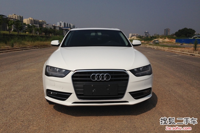 奥迪A4L2013款30 TFSI 自动舒适型