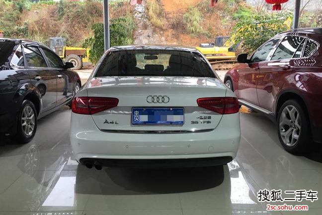 奥迪A4L2012款2.0TFSI 标准型