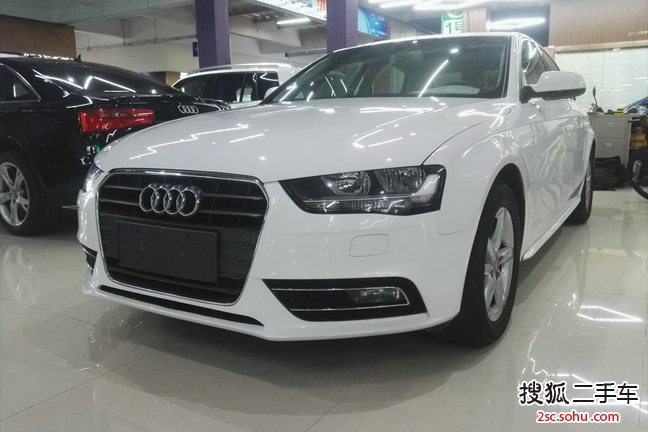 奥迪A4L2013款30 TFSI 自动舒适型