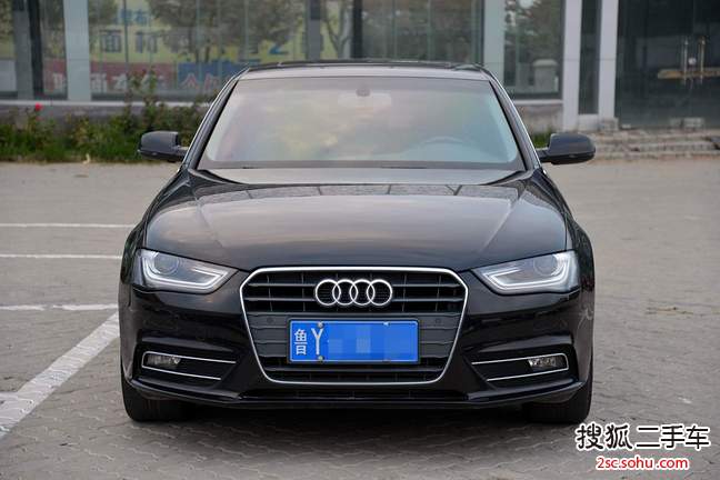 奥迪A4L2013款35 TFSI 自动豪华型