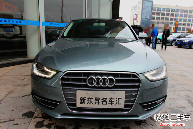 奥迪A4L2013款35 TFSI 自动舒适型