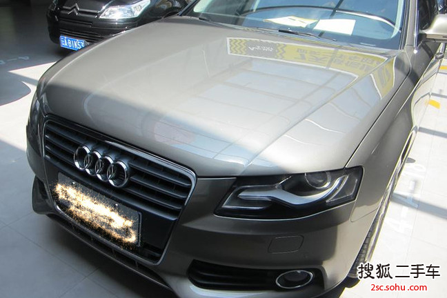 奥迪A4L2010款2.0TFSI 运动型