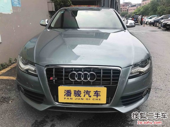 奥迪A4L2010款2.0TFSI 运动型