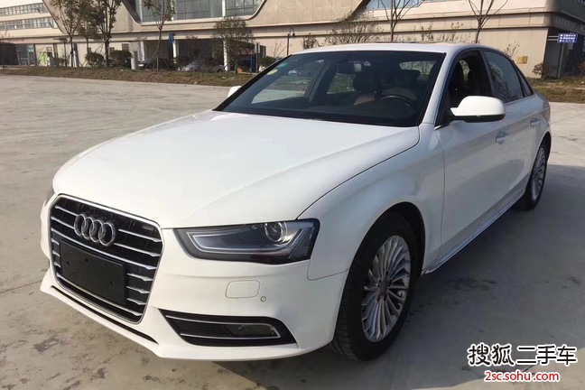 奥迪A4L2015款35 TFSI 自动舒适型