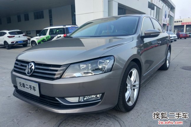 大众帕萨特2011款1.8TSI DSG尊荣版