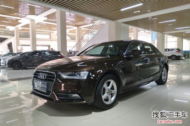 奥迪A4L2013款35 TFSI 自动舒适型