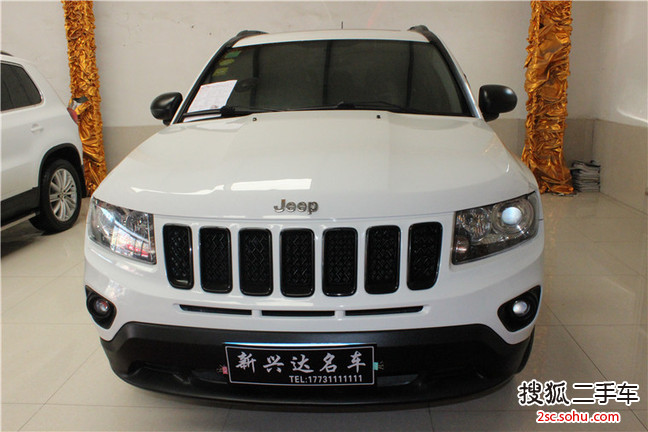 Jeep指南者2013款2.4L 四驱豪华版