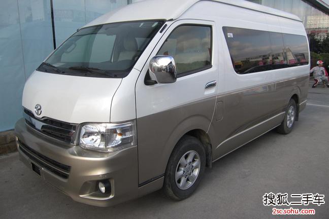 丰田HIACE2011款2.7L 手动标准版13座