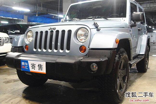 Jeep牧马人两门版2012款3.6L Sahara 极地版