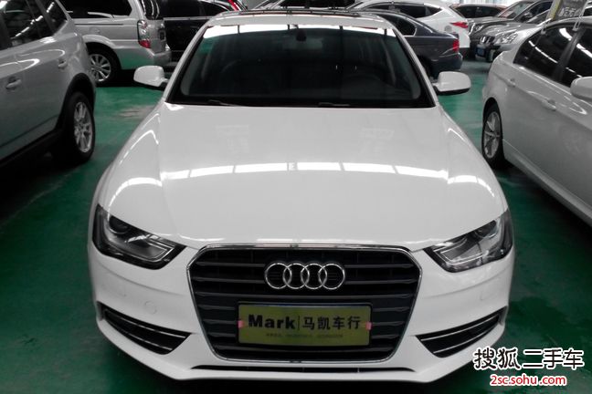 奥迪 A4L2012款  2.0TFSI 标准型