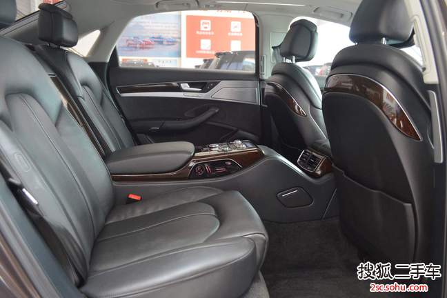 奥迪A8L2014款45 TFSI quattro豪华型