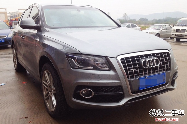 奥迪Q52010款2.0TFSI 运动款(进口)