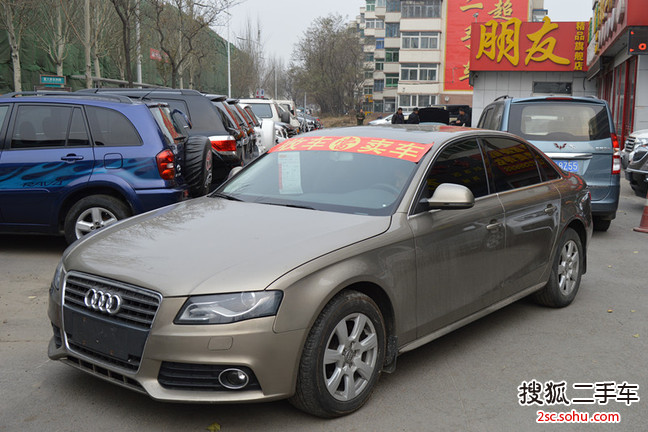 奥迪A4L2011款2.0TFSI 标准型