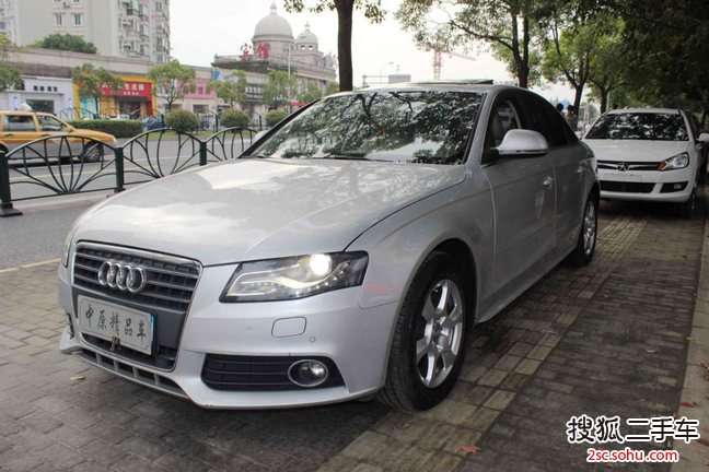 奥迪A4L2011款2.0TFSI 豪华型