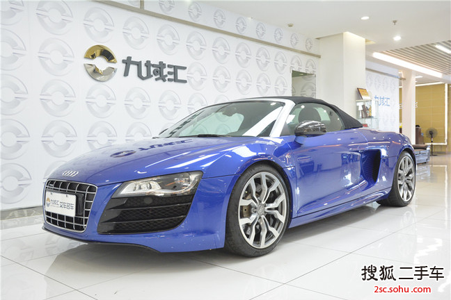 奥迪R82011款Spyder 5.2 FSI quattro