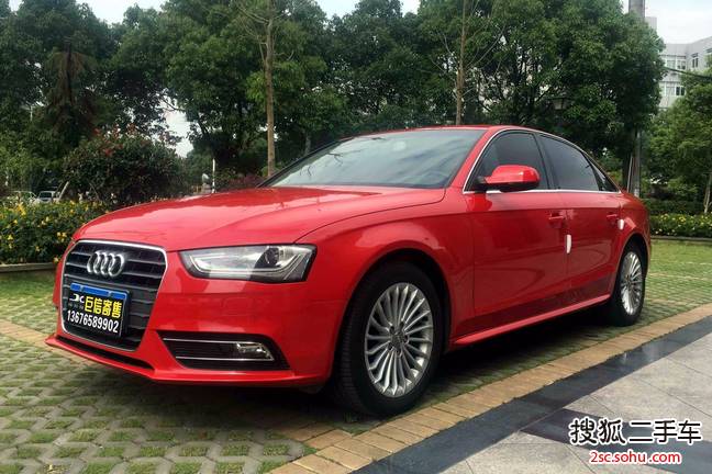 奥迪A4L2015款35 TFSI 自动豪华型