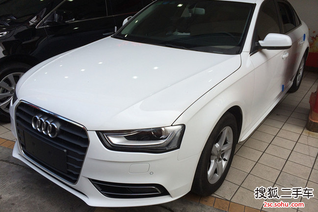 奥迪A4L2013款35 TFSI(2.0T)自动舒适型