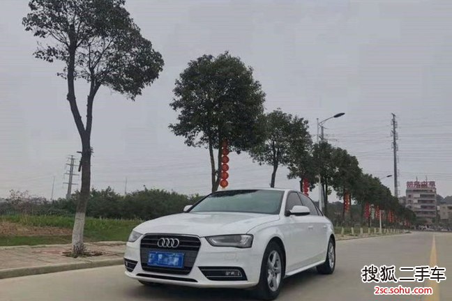 奥迪A4L2015款35 TFSI 自动标准型