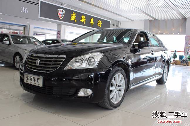 丰田皇冠2010款2.5L Royal 真皮天窗导航版 