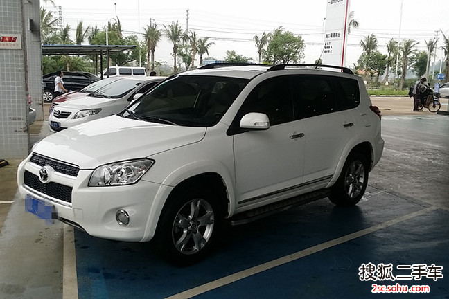 丰田RAV42011款2.4L 自动四驱至臻版 