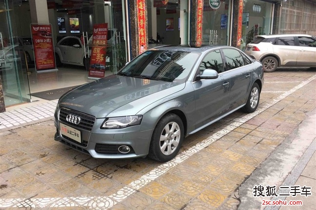 奥迪A4L2011款2.0TFSI 运动型