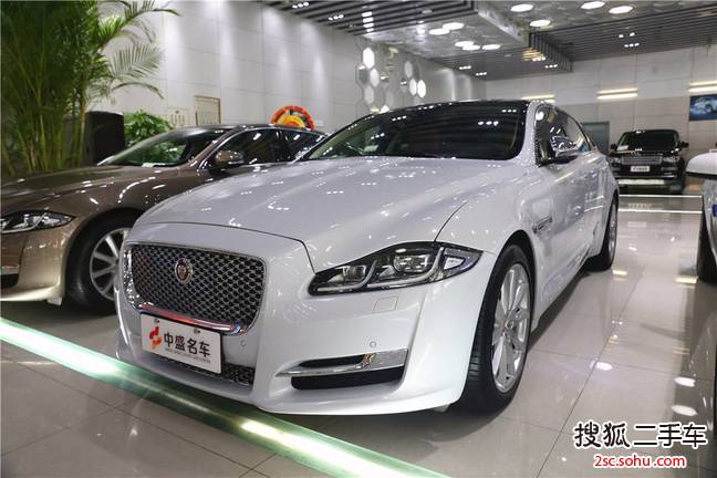 捷豹XJ2016款XJL 3.0T 四驱尊享商务版