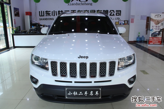 Jeep指南者2015款2.0L两驱豪华版