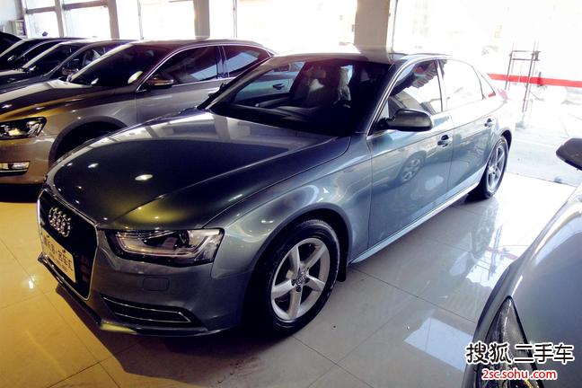 奥迪A4L2013款35 TFSI 自动标准型