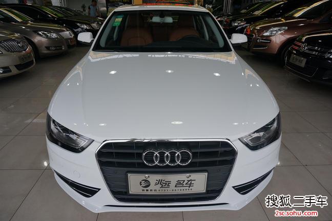 奥迪A4L2015款35 TFSI 自动标准型