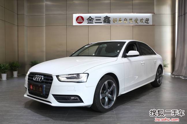 奥迪A4L2013款35 TFSI 自动标准型