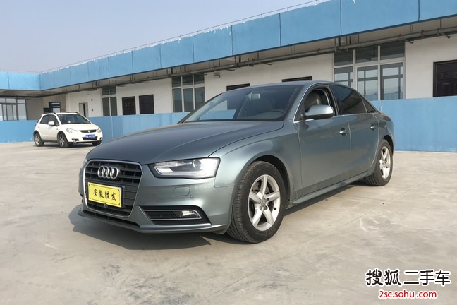 奥迪A4L2015款35 TFSI 自动标准型