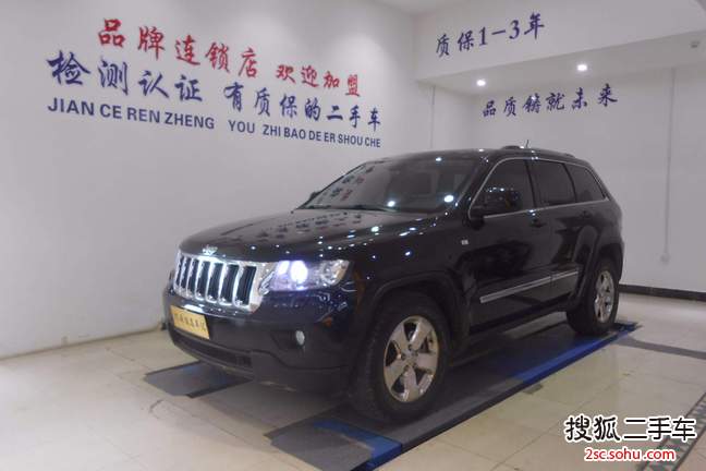 Jeep大切诺基2012款3.6L 舒适导航版