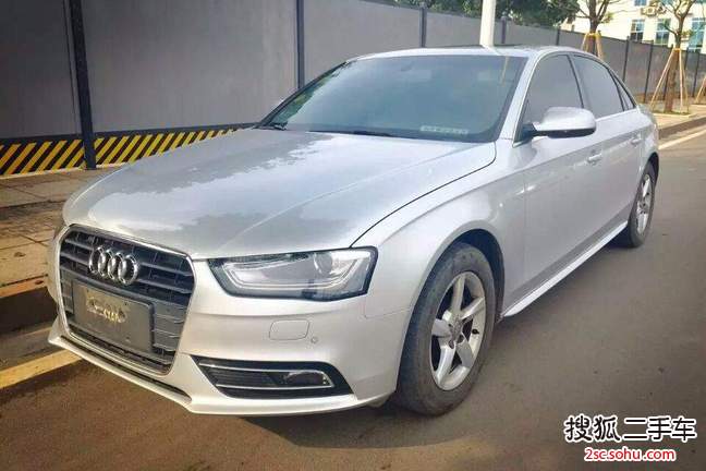 奥迪A4L2013款30 TFSI 自动舒适型