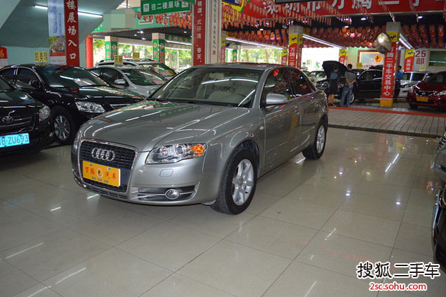 奥迪A42008款2.0TFSI Sline(个性风格版)